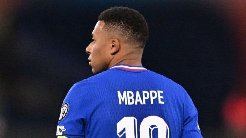Kylian Mbappé com a camisa da Seleção Francesa