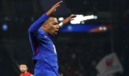 Com golaço de Mbappé, França bate Azerbaijão e segue 100% nas Eliminatórias