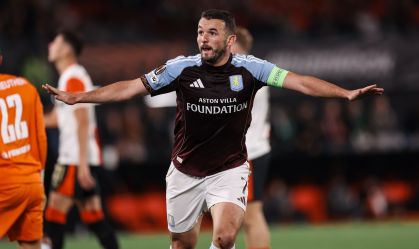 Aston Villa bate o Feyenoord e alcança sua segunda vitória na Europa League