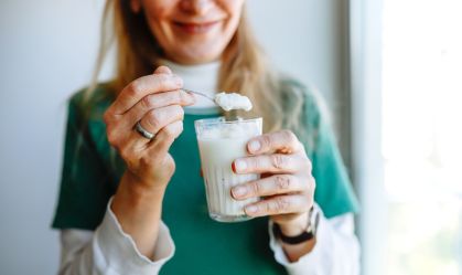 Por que a mulher sente mais fome na menopausa? Entenda