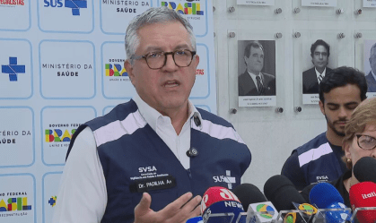 Exames descartaram intoxicação por metanol na BA e no ES, diz Padilha