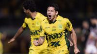Com gol no fim, Mirassol vence Fluminense e volta ao G4 do Brasileirão