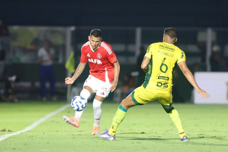 Lance de Mirassol x Inter, pelo Brasileirão