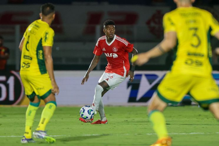 Lance de Mirassol x Inter, pelo Brasileirão