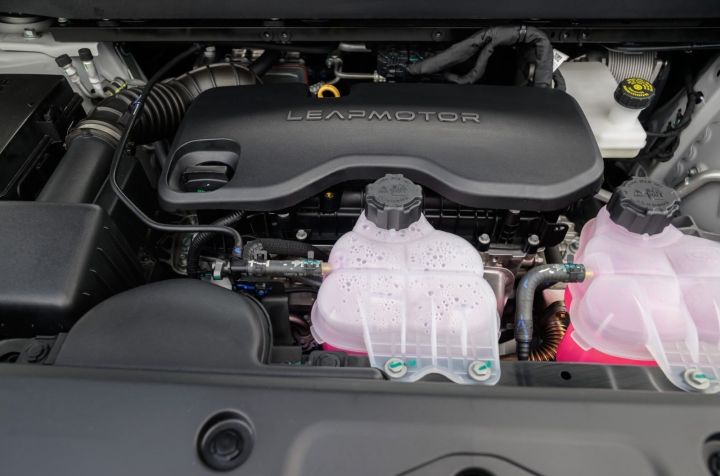 Versão REEV tem 215 cv de potência • Leapmotor/Divulgação