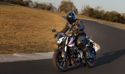 Bajaj lança Dominar NS400Z: motocicleta é produzida em Manaus (AM)