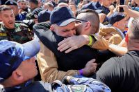 Palestinos comemoram chegada de primeiros prisioneiros libertados em Gaza