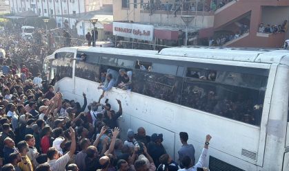 Prisioneiros palestinos libertados relatam abusos de autoridades de Israel