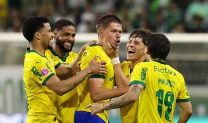 Jogadores do Palmeiras celebram um dos gols da goleada sobre o Red Bull Bragantino