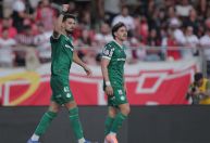 Palmeiras reage, vira contra o São Paulo e assume liderança do Brasileirão