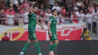 Palmeiras reage, vira contra o São Paulo e assume liderança do Brasileirão