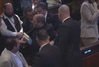 Discurso de Trump em Israel; veja momento em que parlamentar é expulso