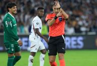 Foi falta? Veja pênalti para a LDU contra o Palmeiras