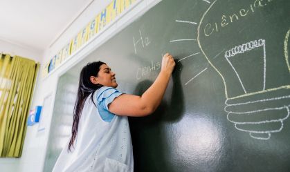 52% dos gestores não usam o termo "professor" para educadores infantis