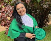 Em tratamento contra o câncer de mama, professora volta à sala de aula