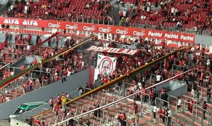 Protesto da torcida do Internacional contra o presidente Alessandro Barcellos
