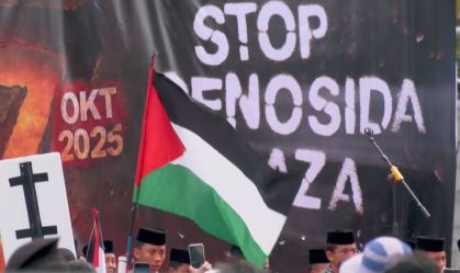 Protestos pró-Palestina na Indonésia em frente a embaixada americana do país