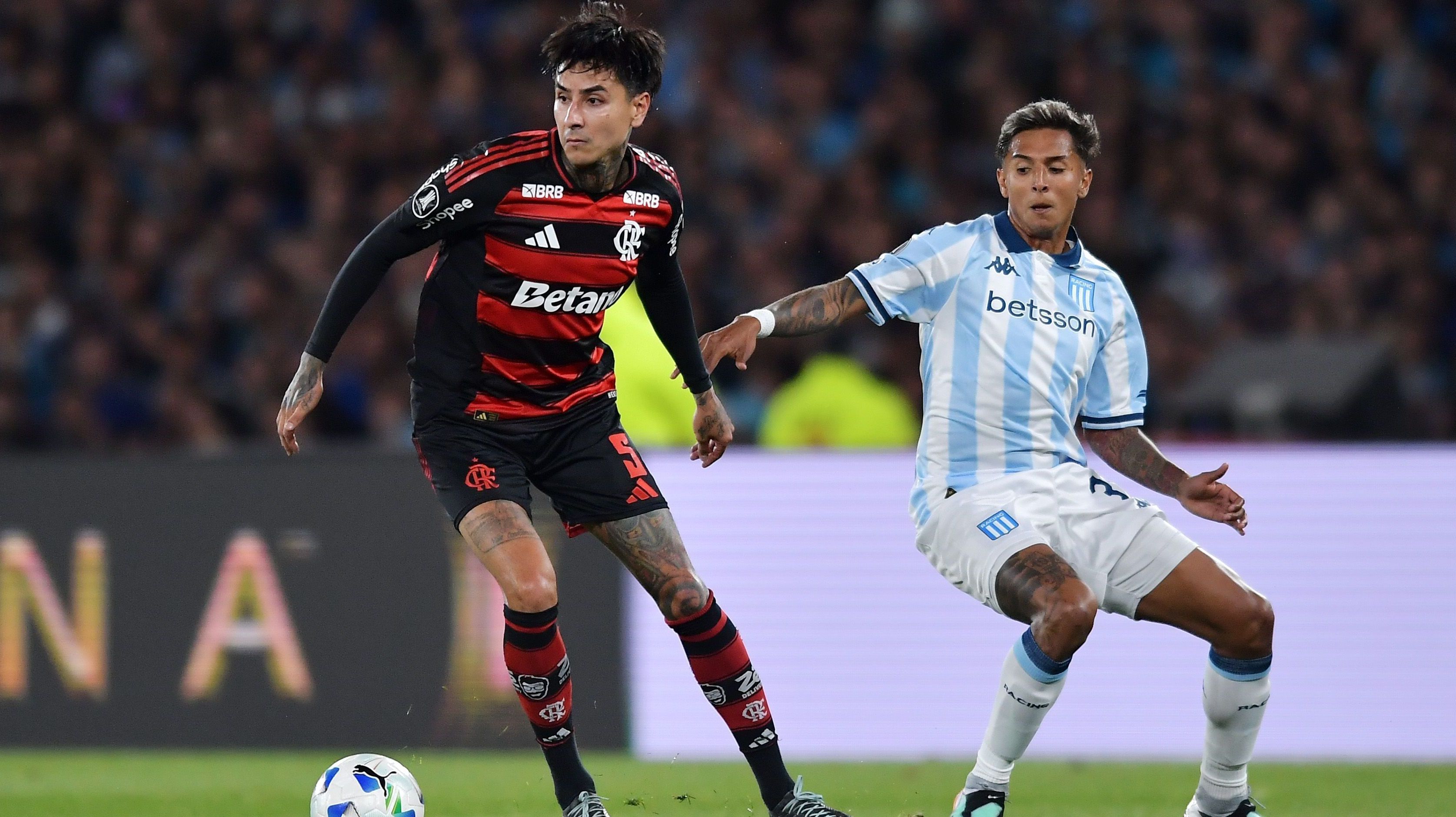 Lance de Racing x Flamengo pela semifinal da Libertadores