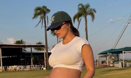 Rafa Kalimann mostra barrigão de 8 meses de gravidez