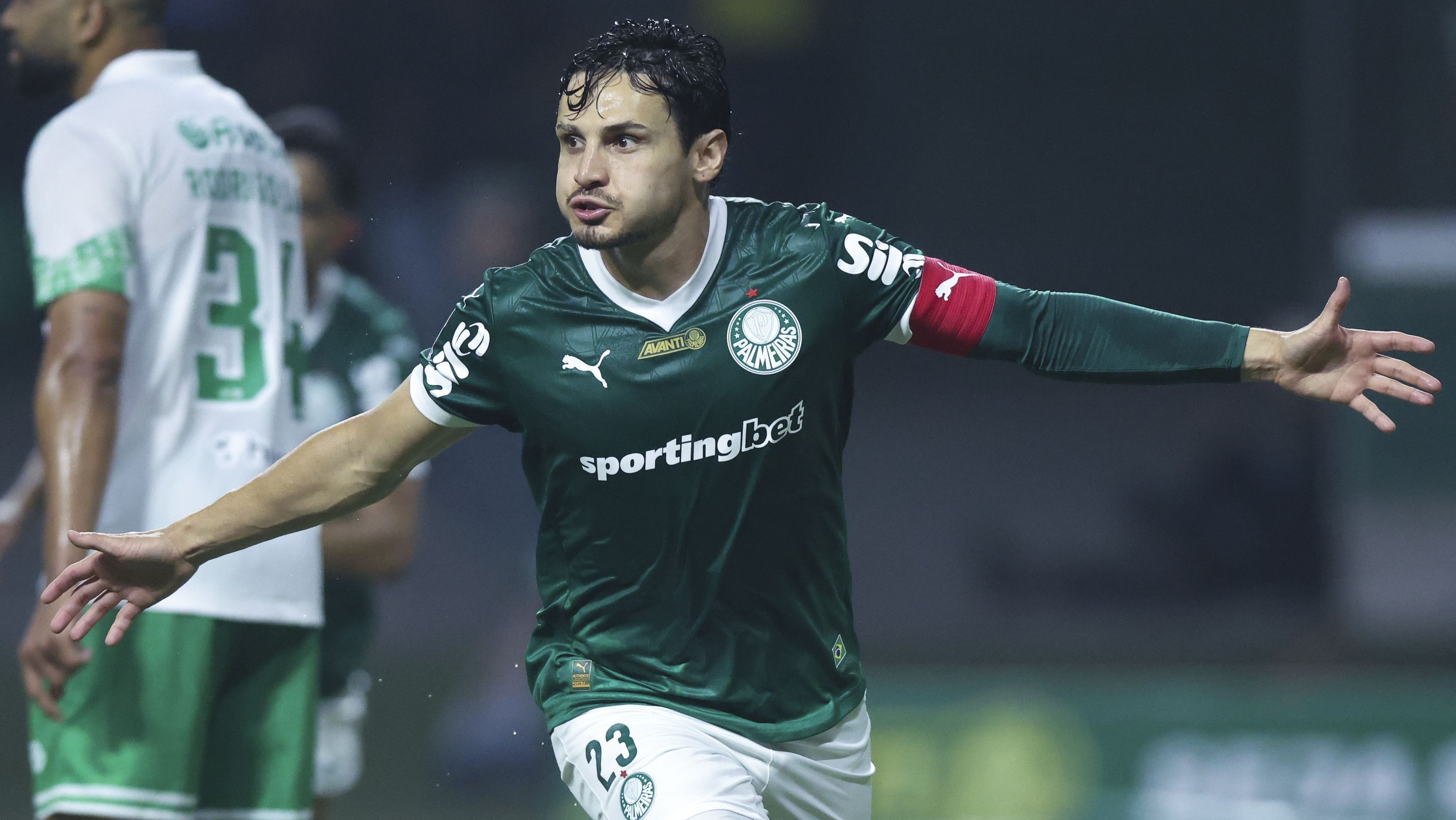 Raphael Veiga marcou o primeiro gol do Palmeiras na goleada sobre o Juventude