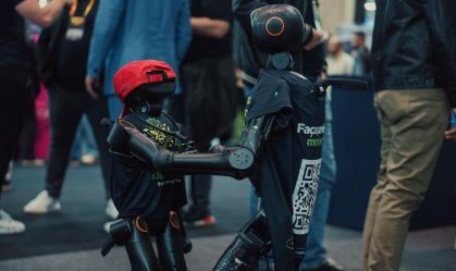 Campeonato reúne robôs humanoides em jogo de futebol; entenda