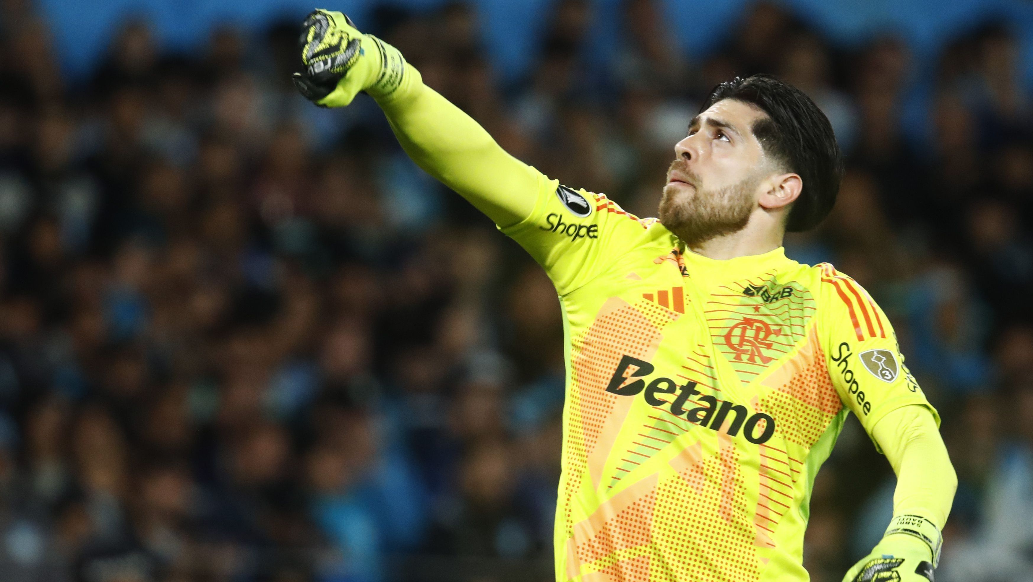 Goleiro Rossi, do Flamengo, foi eleito melhor em campo na partida decisiva contra o Racing pela Libertadores