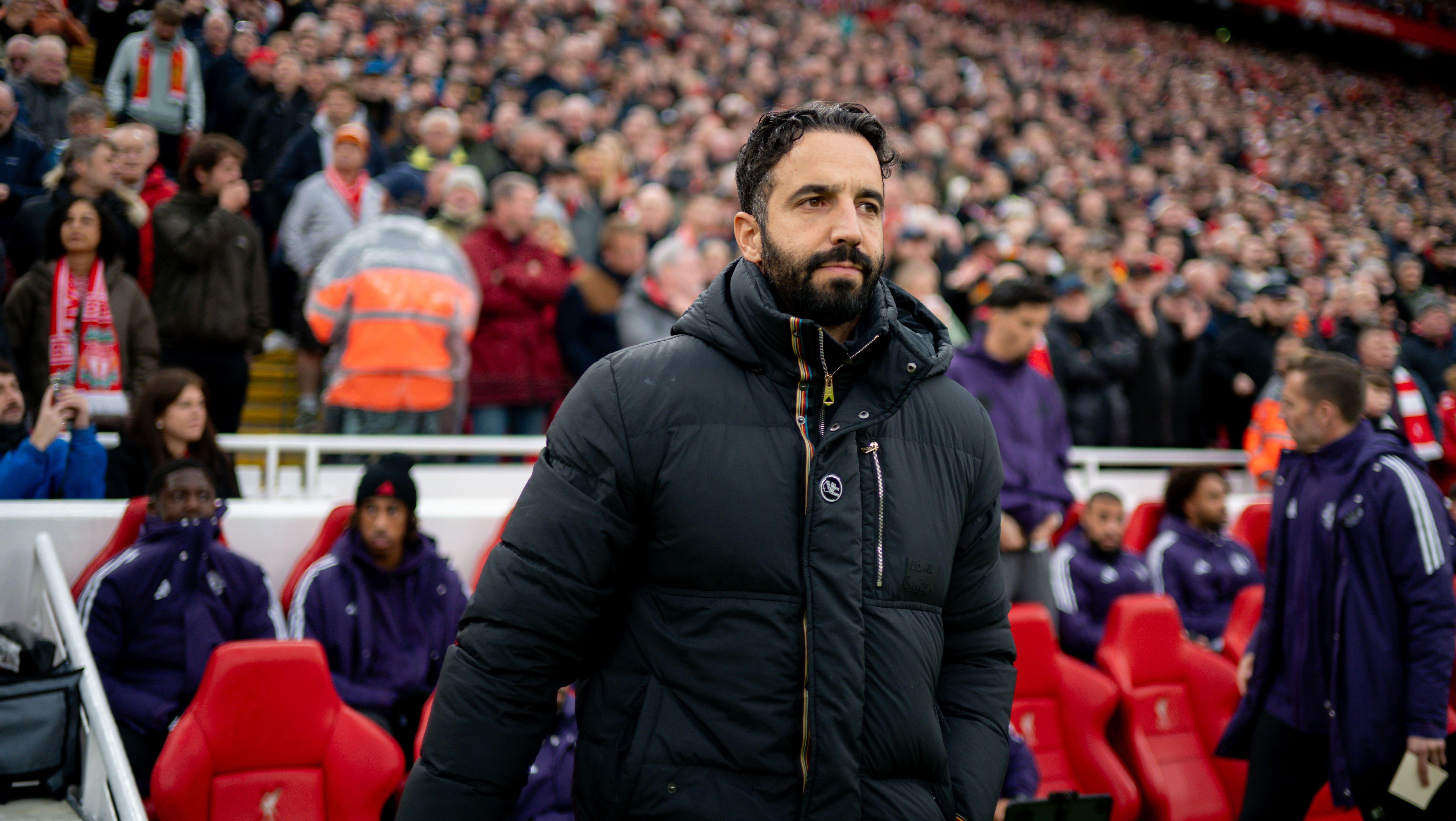 Ruben Amorim, técnico do Manchester United, no duelo contra o Liverpool