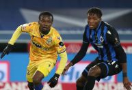 Jogador pode ficar paraplégico após bater a cabeça em placa de publicidade