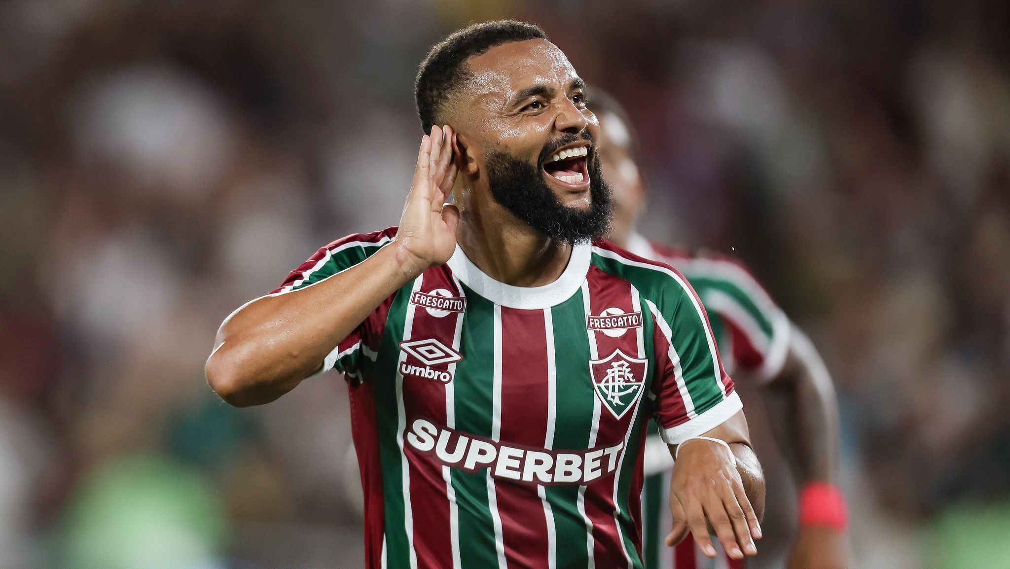Samuel Xavier, do Fluminense, comemorando seu gol diante do Internacional, pelo Brasileirão