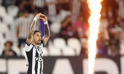 Botafogo faz o dever de casa, derrota o Bahia e entra no G4 do Brasileirão