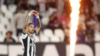 Botafogo faz o dever de casa, derrota o Bahia e entra no G4 do Brasileirão