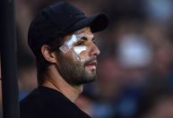 Destaque do Racing vai ao jogo e chama atenção por "rosto desfigurado"