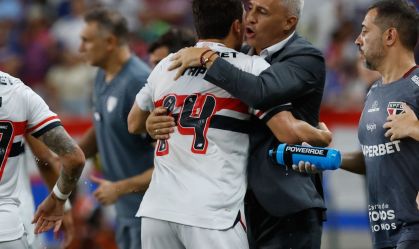 Crespo ressalta reação do São Paulo após eliminação: "Comovente"