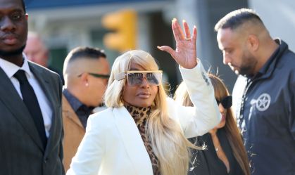 Janice Combs, mãe de Sean "Diddy" Combs, chega à Manhattan Federal Court