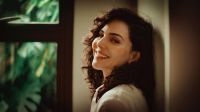 Tainá Müller estreia na direção de filme sobre gravidez de um casal trans