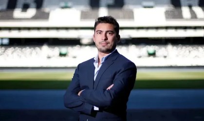 Braço direito de John Textor no Botafogo é escolhido para cargo na Fifa