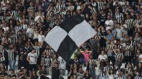 Botafogo x Flamengo tem briga entre torcedores na arquibancada; veja