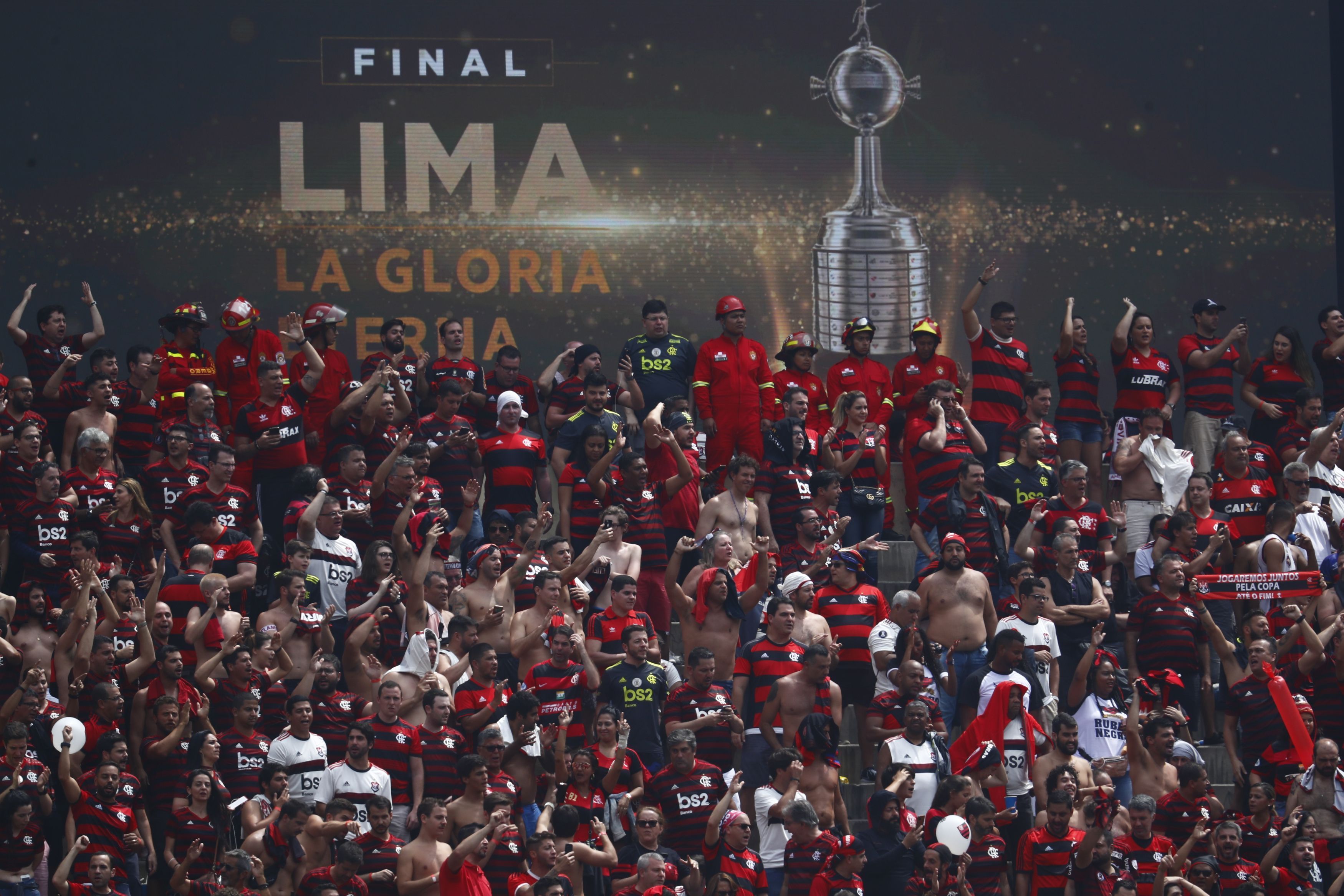 Torcedores do Flamengo no Estádio Monumental de Lima, no Peru, na final da Libertadores de 2019