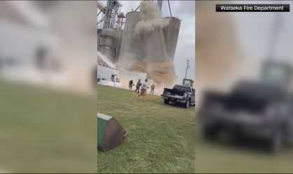 Vídeo: Trabalhadores fogem após armazém de grãos desabar nos EUA