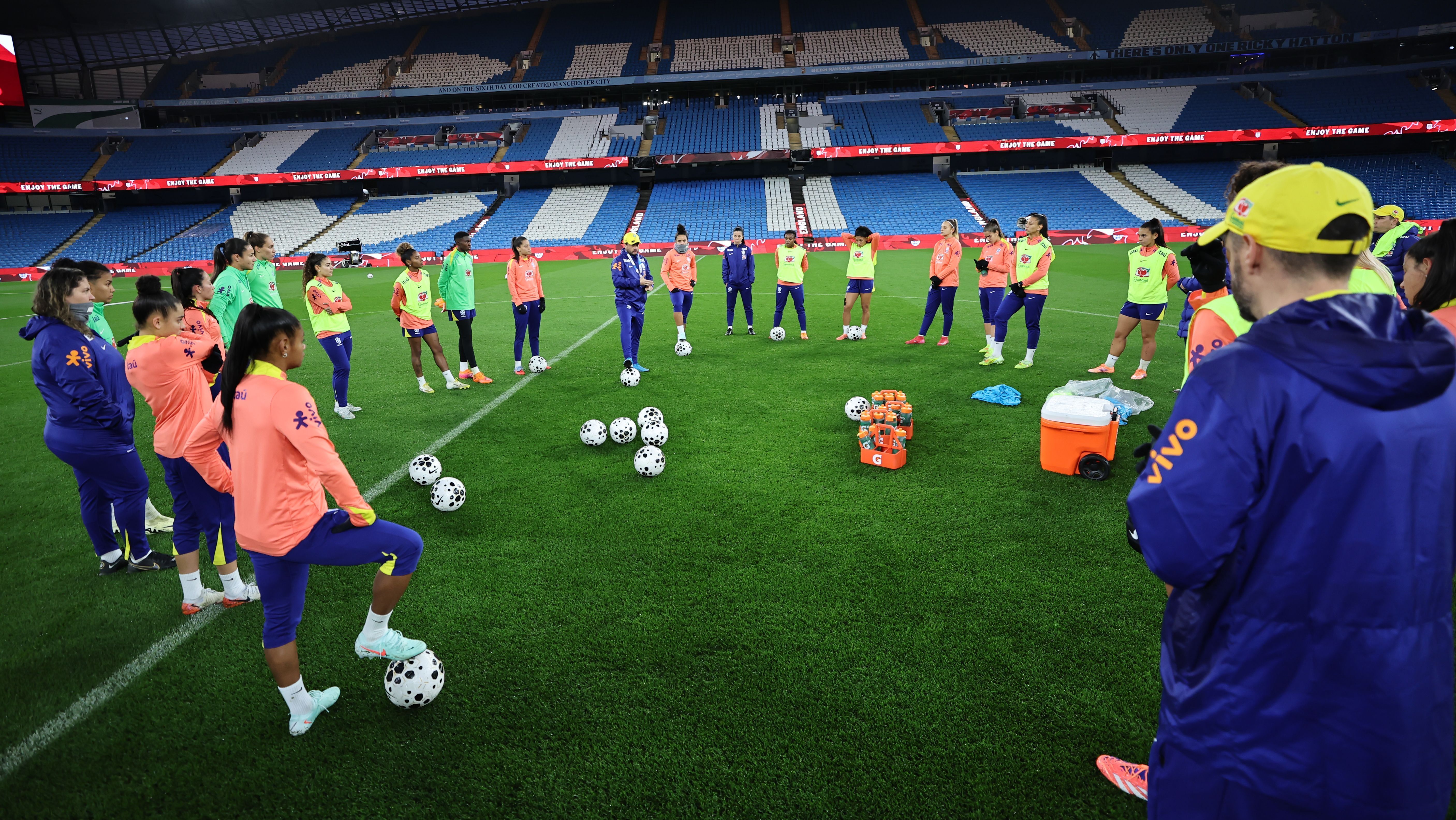 Treino da Seleção Brasileira no Etihad Stadium antes do amistoso contra a Inglaterra