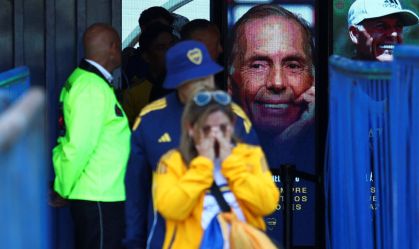 Com jogadores, velório de Miguel Ángel Russo reúne milhares na Bombonera