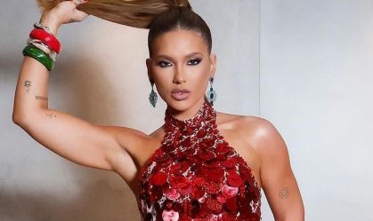 Virginia usa look cheio de pedrarias para ensaio da Grande Rio