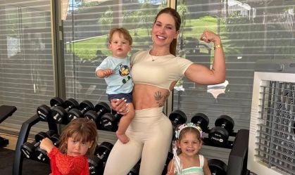 Virginia posa com os filhos após viralizar com Vini Jr.