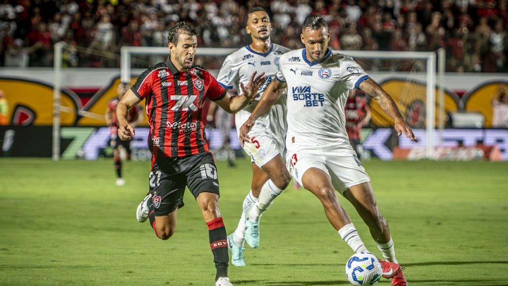 Lance de Vitória x Bahia pelo Brasileirão