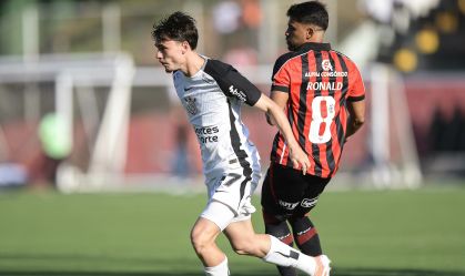 Em jogo tenso, Corinthians vence com um a menos e mantém Vitória no Z4