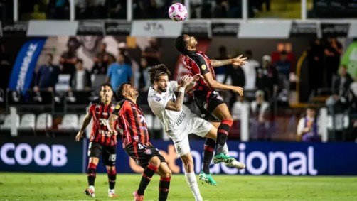 Vitória venceu o Santos na Vila Belmiro