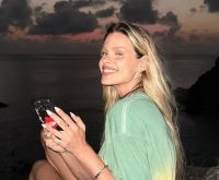Yasmin Brunet posa de biquíni e ganha elogios: "Sereia no habitat natural"