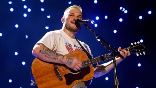 Zach Bryan se apresenta no MetLife Stadium em julho de 2025
