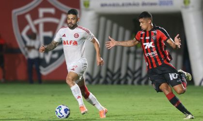 Vitória vence o Inter e empurra Santos de Neymar para o Z4