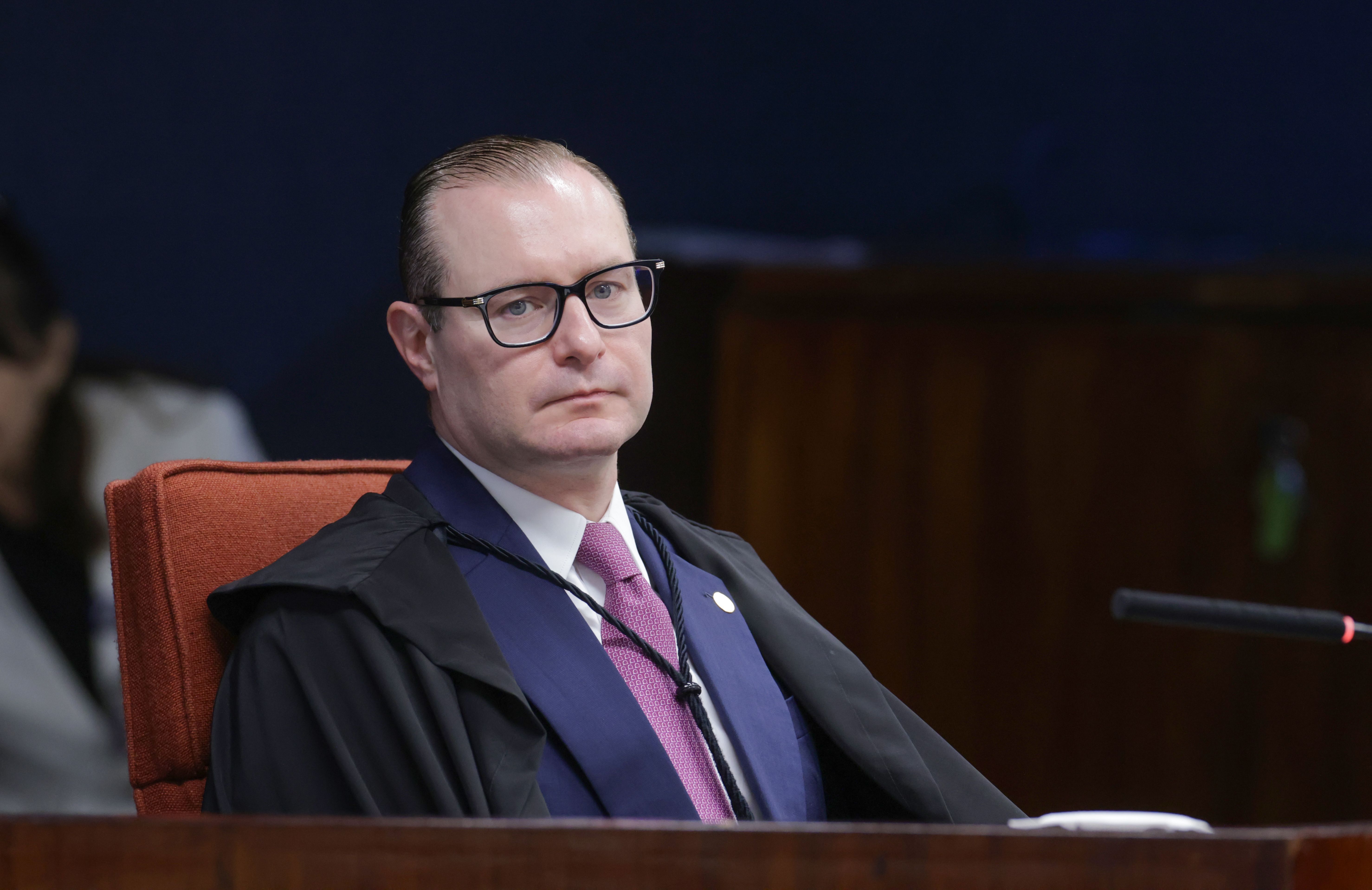 O ministro Cristiano Zanin, do STF (Supremo Tribunal Federal), durante julgamento do núcleo 3 da trama golpista